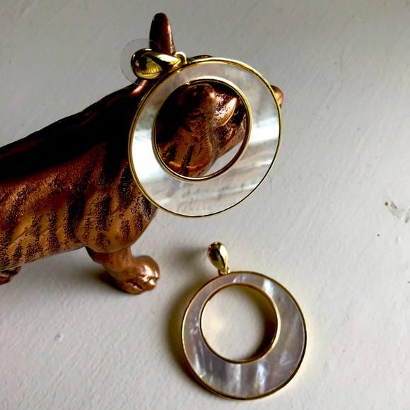 ROBERTO BY RFM MOTHER OF PEARL DROP EARRINGS FOR PIERCED EARS - Picture 1 of 5